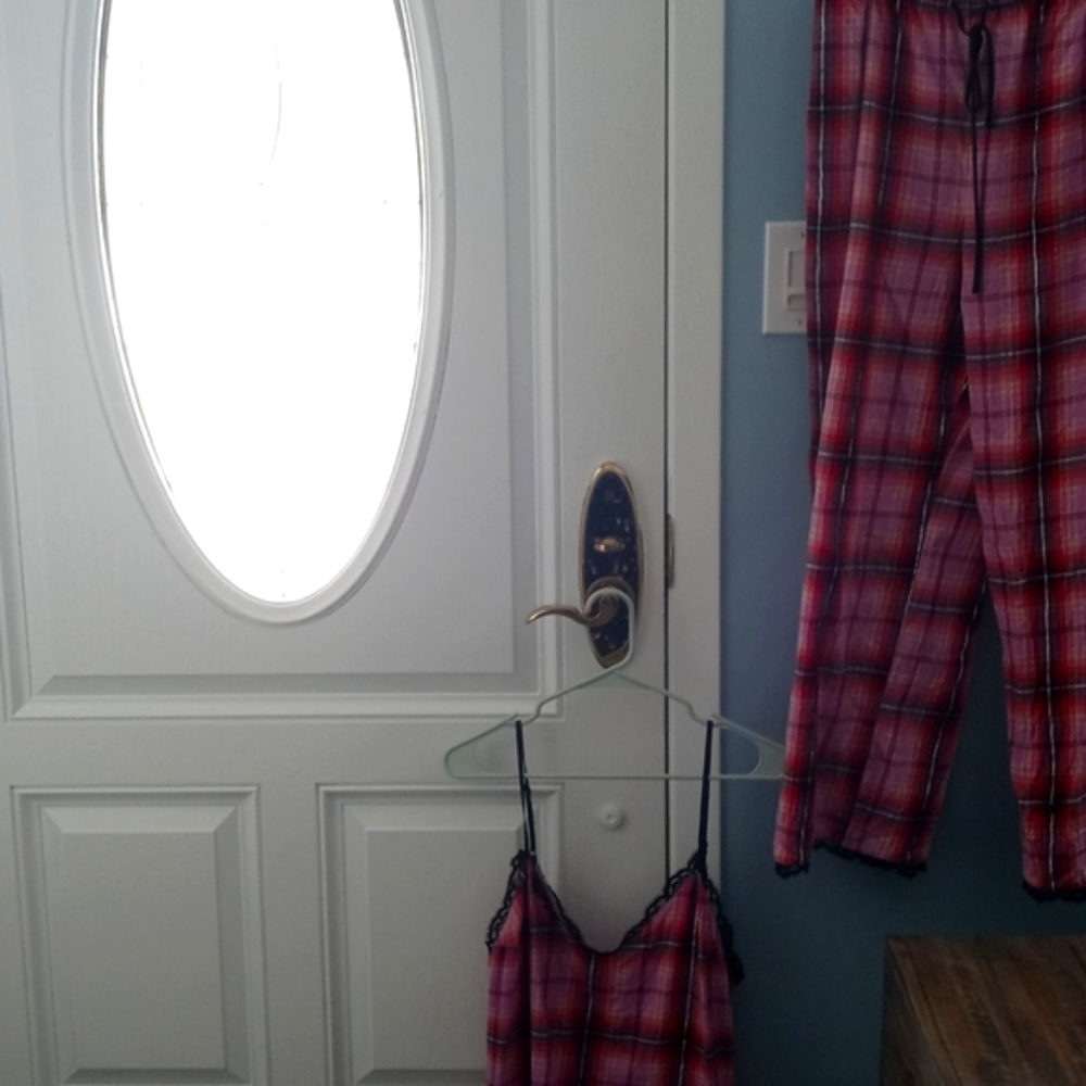 Cozy Victoria's Secret PJ Pink flannel set. - Picture 11 of 13
